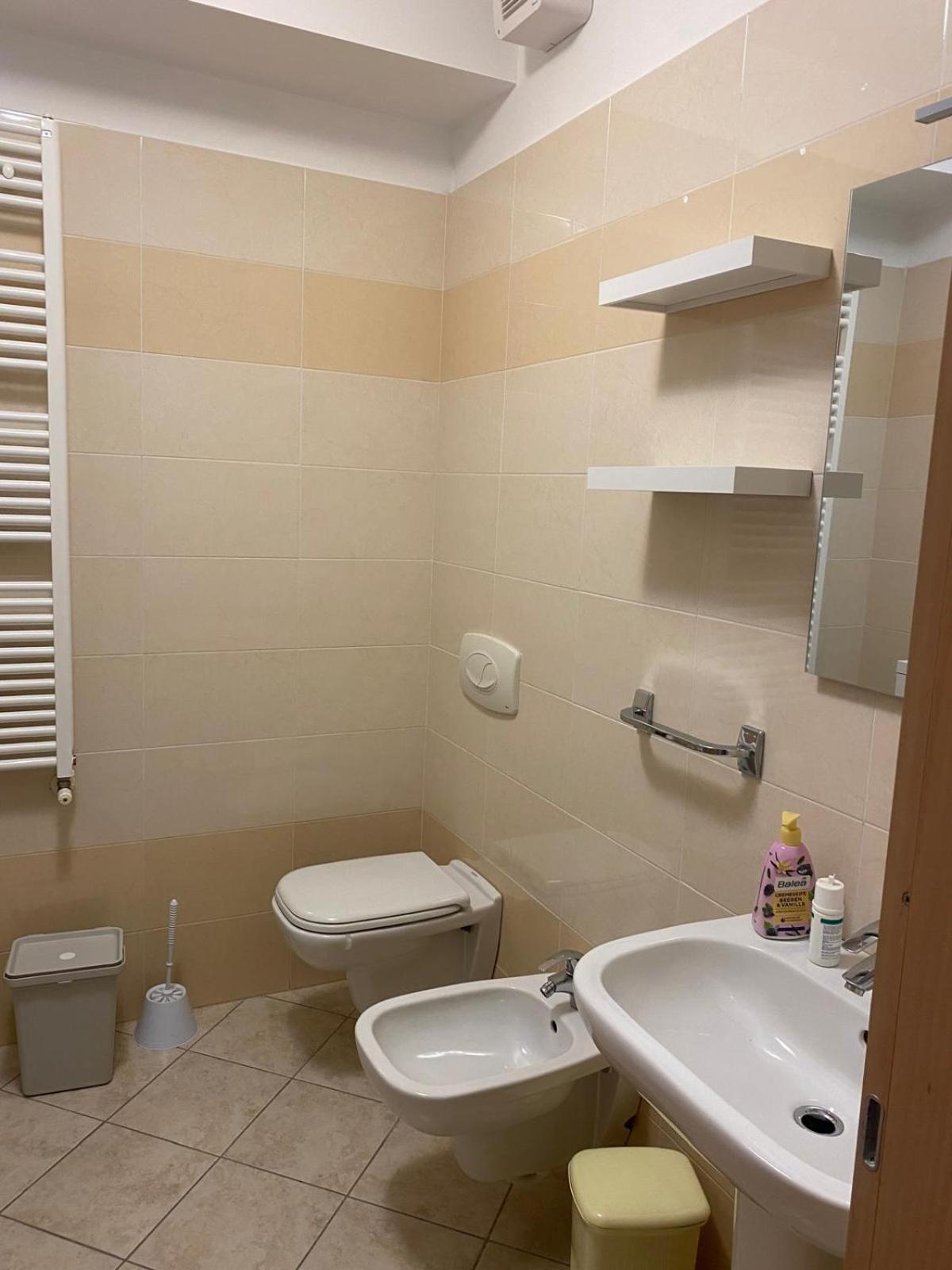 Alma Apartment Sirmione Phòng bức ảnh