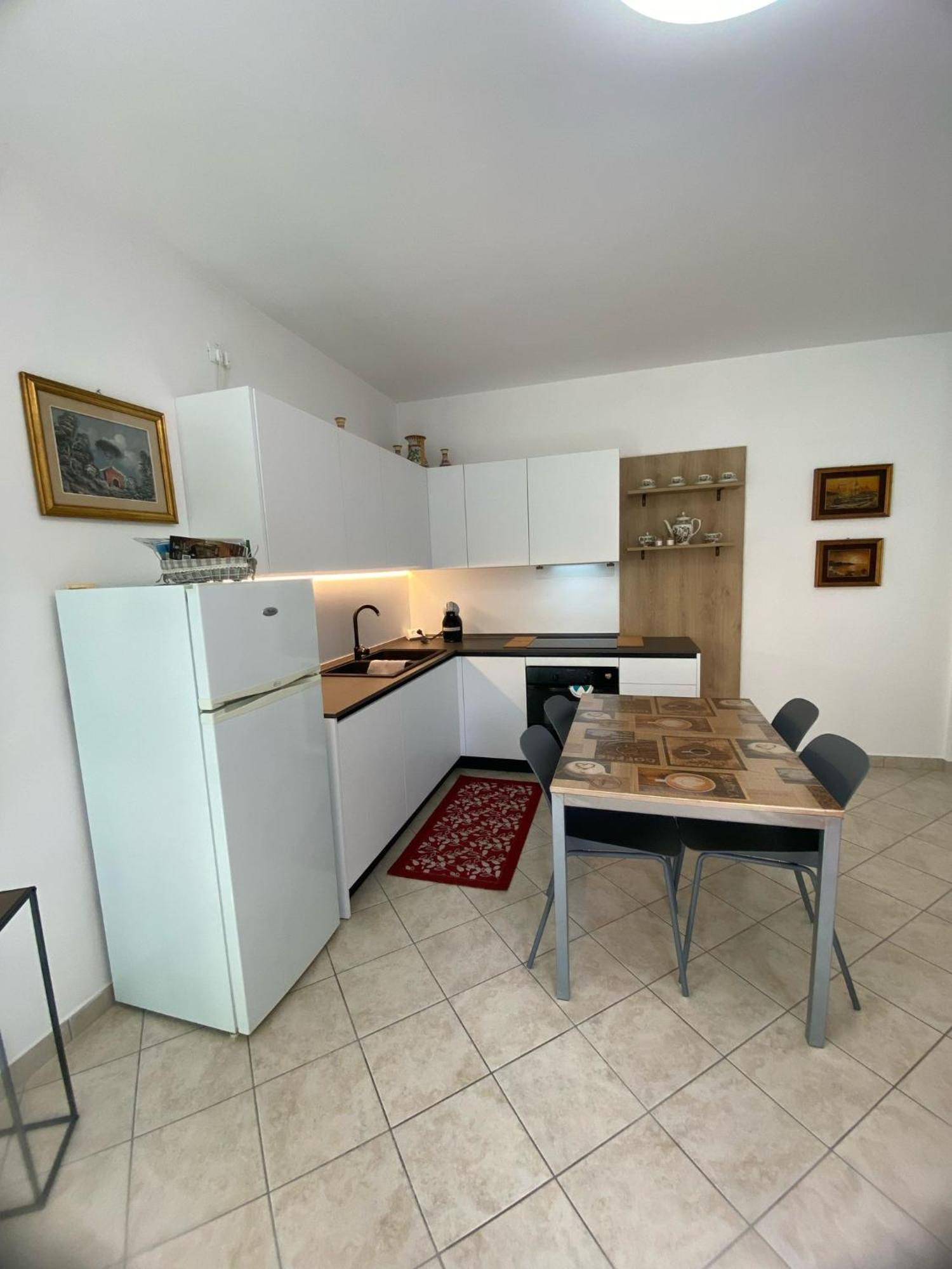 Alma Apartment Sirmione Phòng bức ảnh